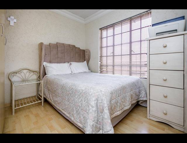 4 BEDROOM HOUSE FOR SALE IN DAWN PARK